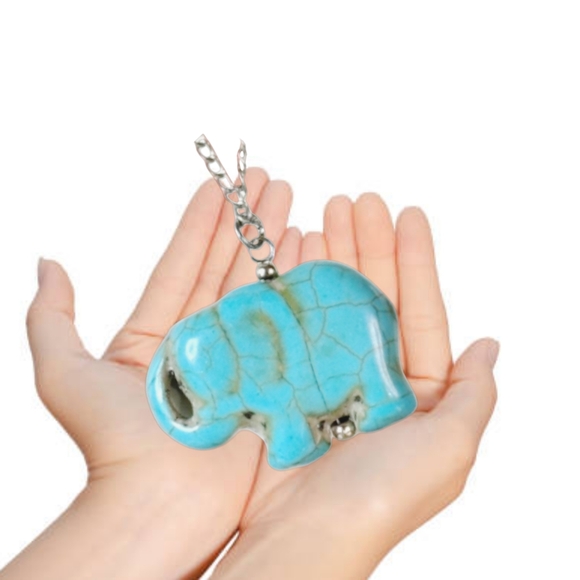 Jewelry - .Turquoise Elephant with Silver Necklace. NWOT